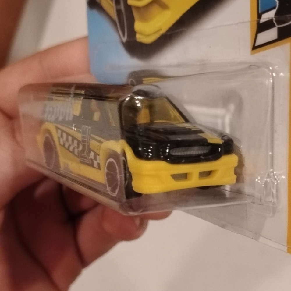 Mattel Hot Wheels Yellow and Black Checkmate Car - Picture 5 of 9